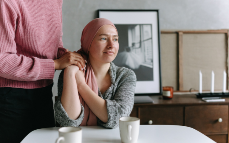 Conoce cómo hablar con los niños sobre el cáncer de un ser querido