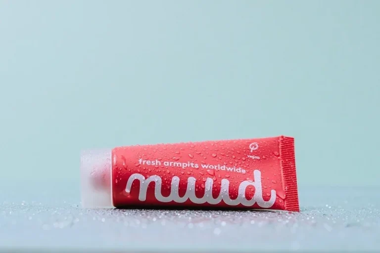 Retiran del mercado desodorante Nuud por casos de quistes